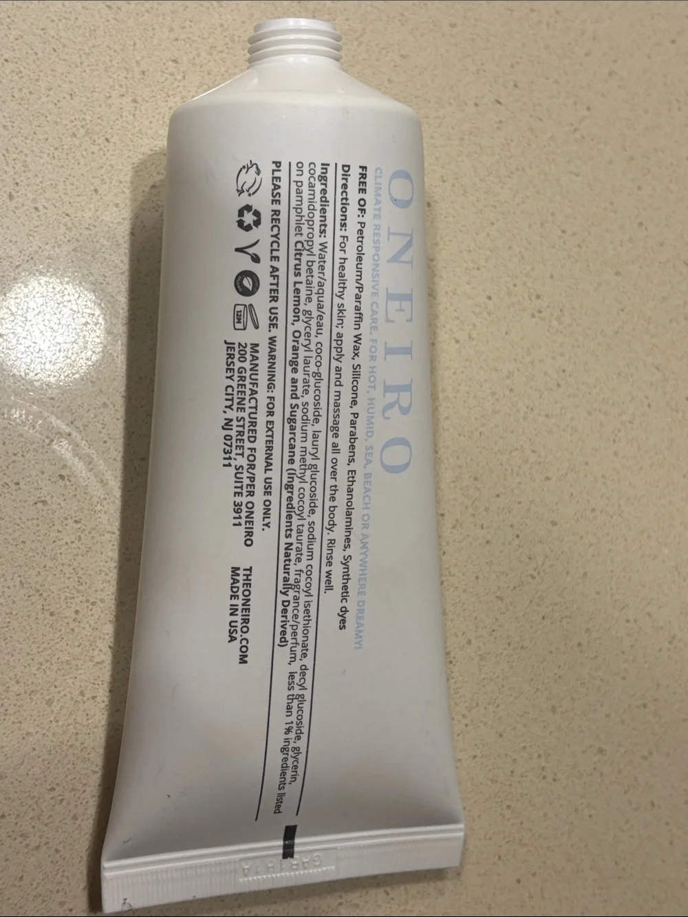 ONEIRO Sunchasers Hydrating Body Wash - White